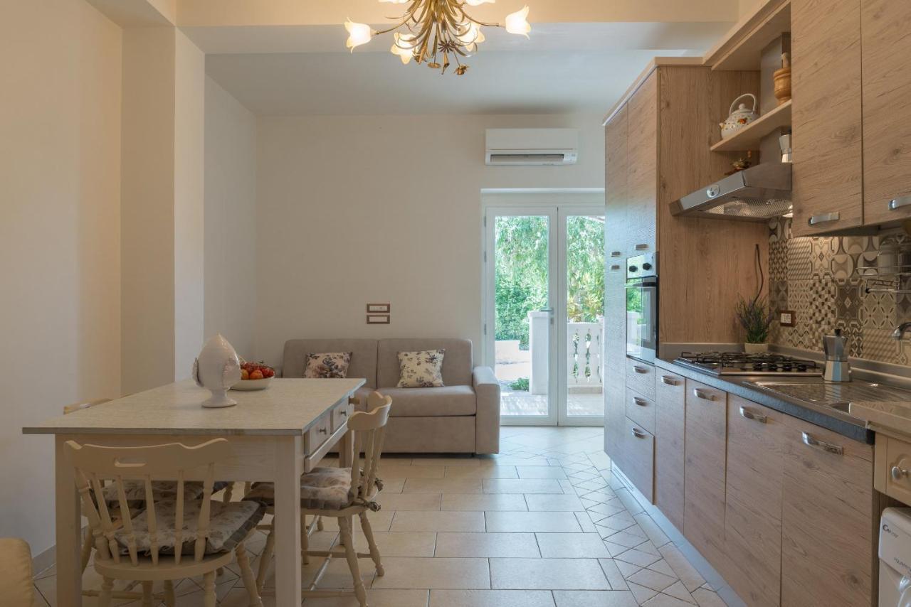Appartamento Ortensia In Villa Mariella Остуні Екстер'єр фото